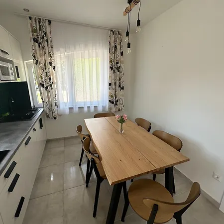 בית הארחה Hullam