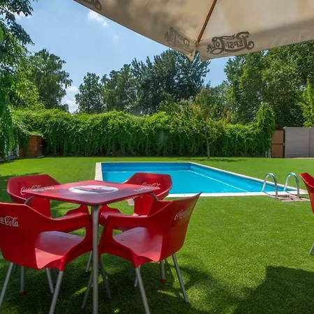 Hullam בית הארחה