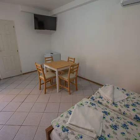 Πανσιόν Hullam