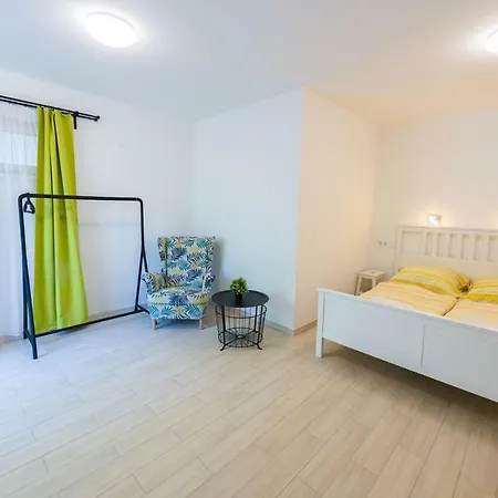 Hullam Πανσιόν