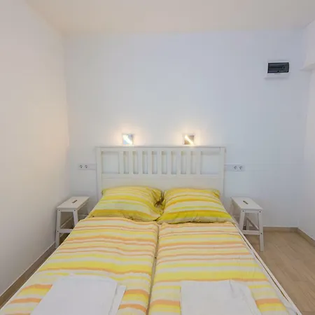 Hullam בית הארחה