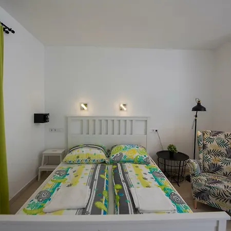 Πανσιόν Hullam